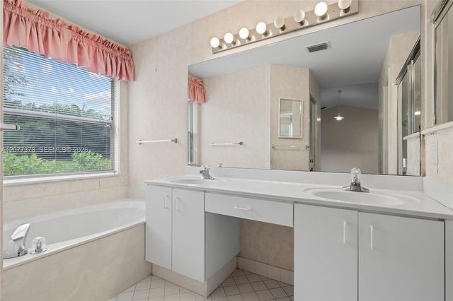 113 W Bayridge Drive, Weston, FL 33326