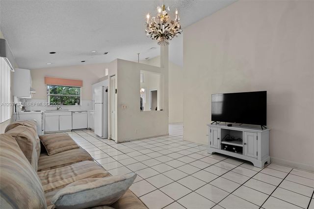 113 W Bayridge Drive, Weston, FL 33326