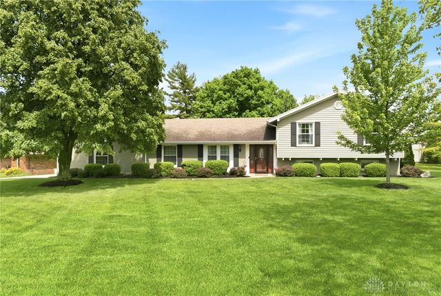 8916 Paragon Road, Centerville, OH 45458