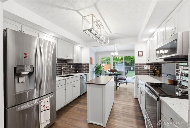 8916 Paragon Road, Centerville, OH 45458