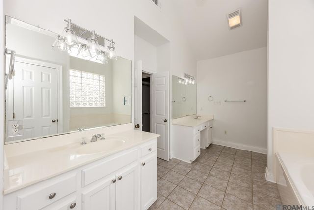 10562 Oakley Trace, Baton Rouge, LA 70809