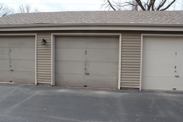 2013 Woodburn ROAD #B, Waukesha, WI 53188