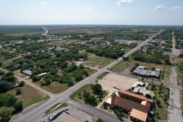 613 Maple, Jourdanton, TX 78026