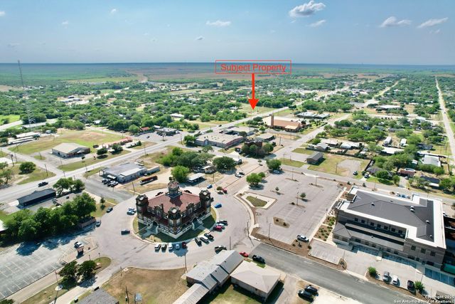 613 Maple, Jourdanton, TX 78026