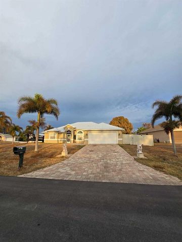3212 SE Pinto Street, Port St. Lucie, FL 34984