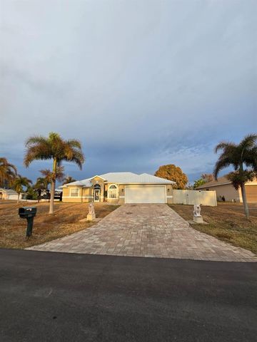 3212 SE Pinto Street, Port St. Lucie, FL 34984