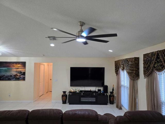 3212 SE Pinto Street, Port St. Lucie, FL 34984