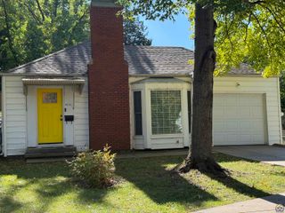 4221 SW 17th ST, Topeka, KS 66604