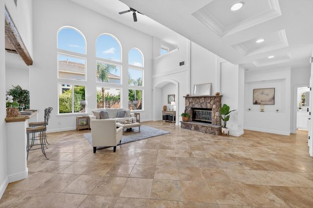 6847 Boa Nova Dr, Elk Grove, CA 95757