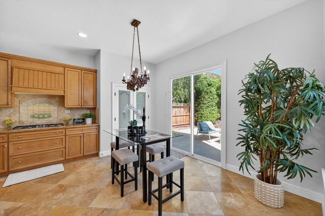 6847 Boa Nova Dr, Elk Grove, CA 95757