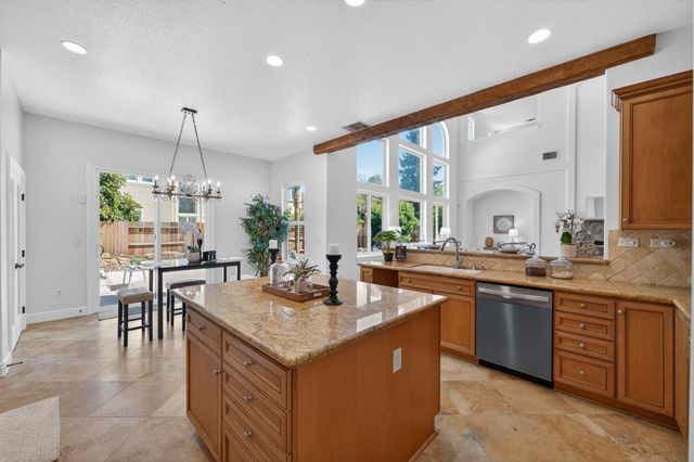 6847 Boa Nova Dr, Elk Grove, CA 95757