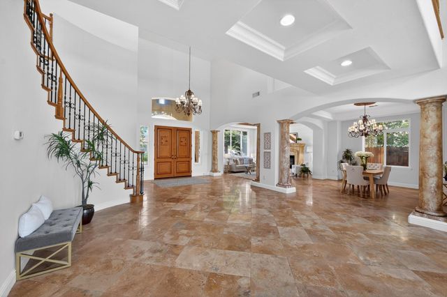 6847 Boa Nova Dr, Elk Grove, CA 95757