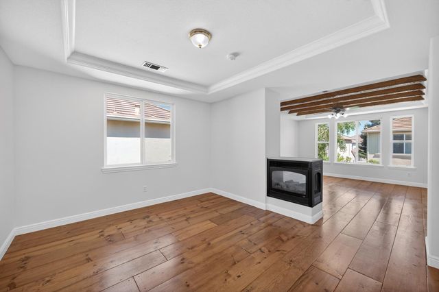 6847 Boa Nova Dr, Elk Grove, CA 95757