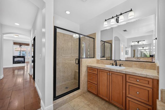 6847 Boa Nova Dr, Elk Grove, CA 95757