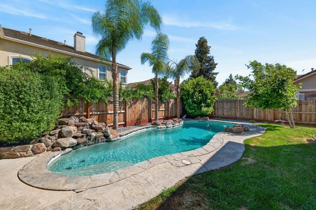 6847 Boa Nova Dr, Elk Grove, CA 95757