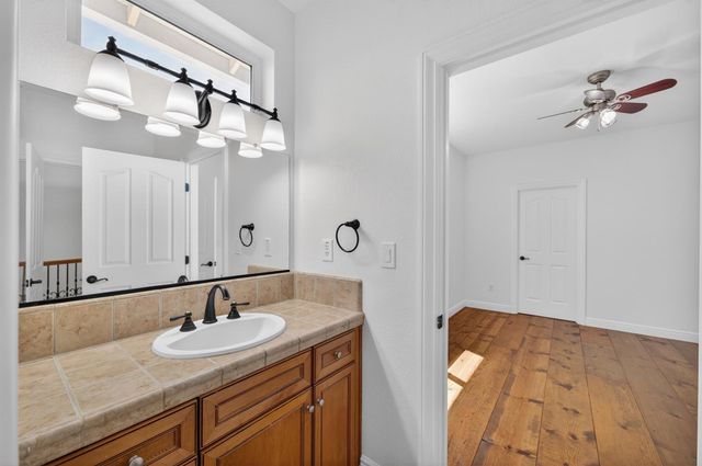 6847 Boa Nova Dr, Elk Grove, CA 95757