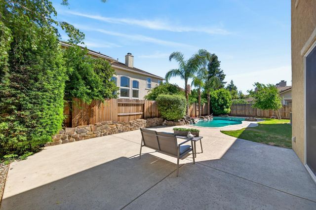 6847 Boa Nova Dr, Elk Grove, CA 95757