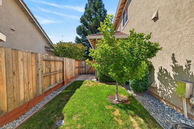 6847 Boa Nova Dr, Elk Grove, CA 95757