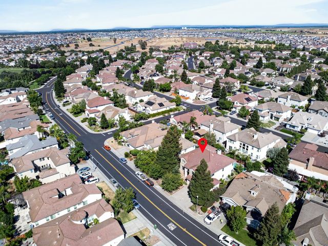 6847 Boa Nova Dr, Elk Grove, CA 95757