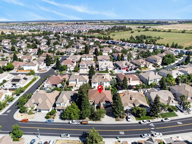 6847 Boa Nova Dr, Elk Grove, CA 95757