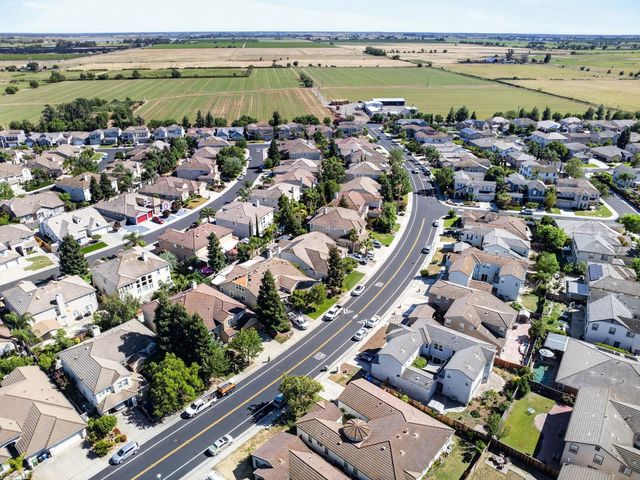 6847 Boa Nova Dr, Elk Grove, CA 95757