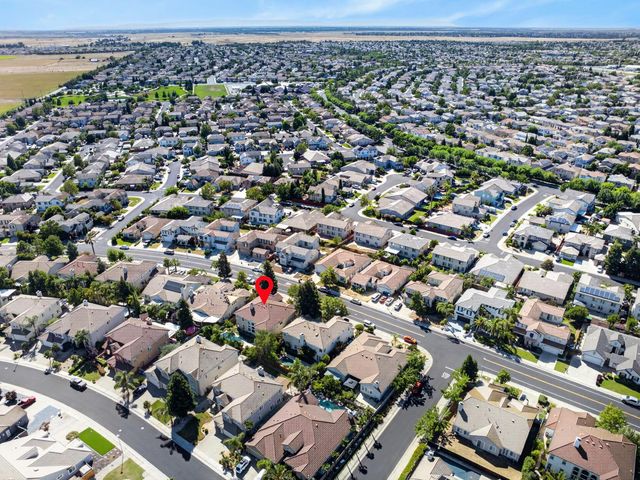 6847 Boa Nova Dr, Elk Grove, CA 95757