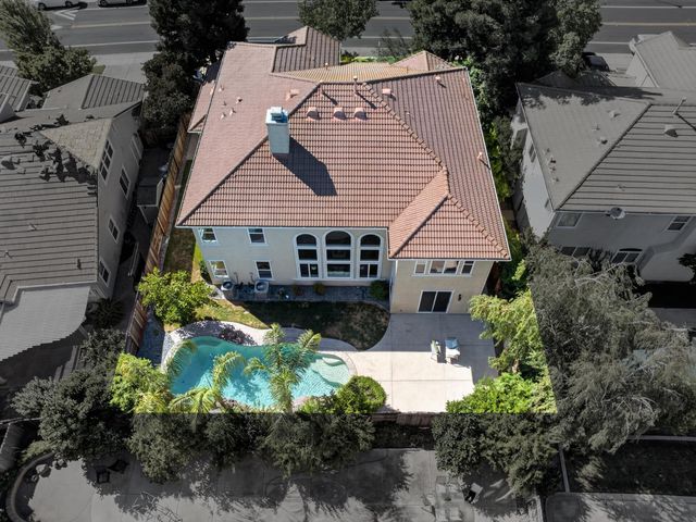 6847 Boa Nova Dr, Elk Grove, CA 95757