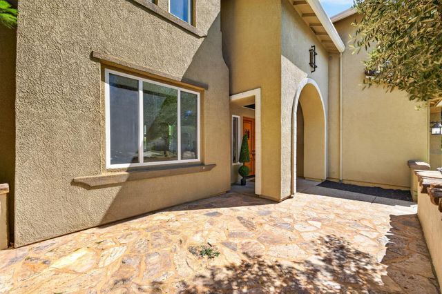 6847 Boa Nova Dr, Elk Grove, CA 95757