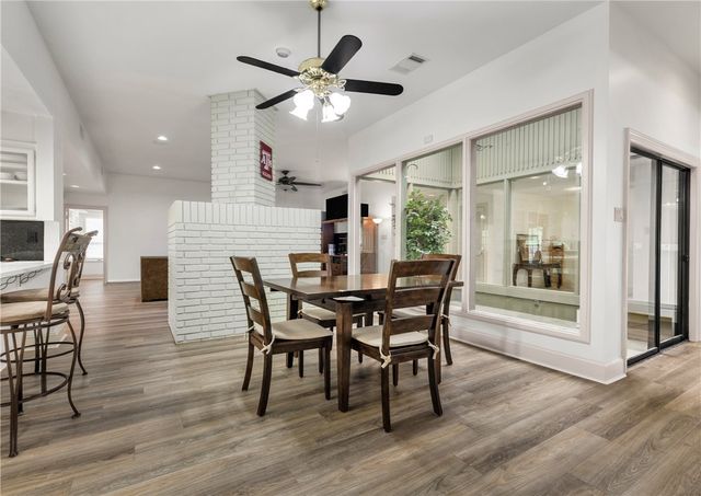 1711 Glade Street, College Station, TX 77840