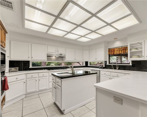 1711 Glade Street, College Station, TX 77840