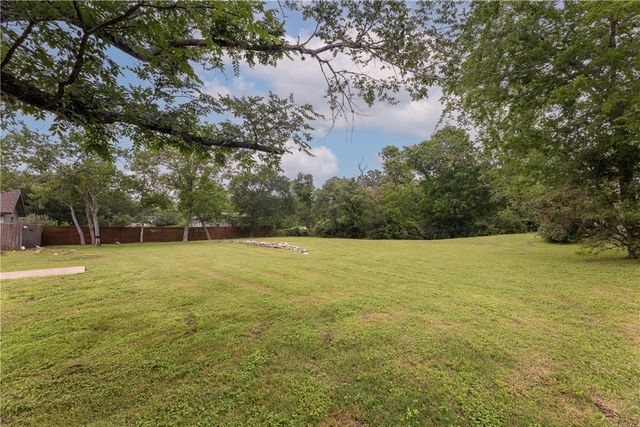 1711 Glade Street, College Station, TX 77840