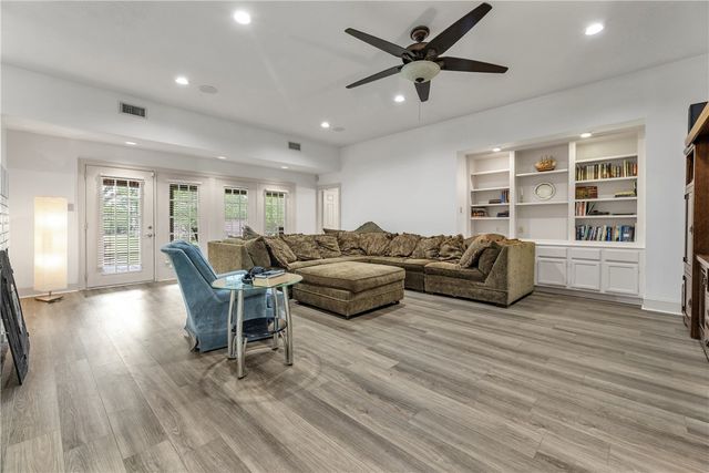 1711 Glade Street, College Station, TX 77840