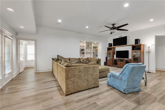 1711 Glade Street, College Station, TX 77840