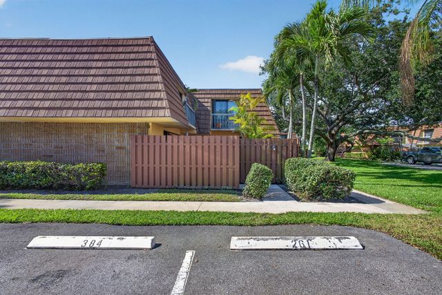825 Center Street 50a, Jupiter, FL 33458