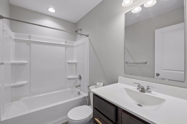 5202 Hampton Street NE, Prior Lake, MN 55372