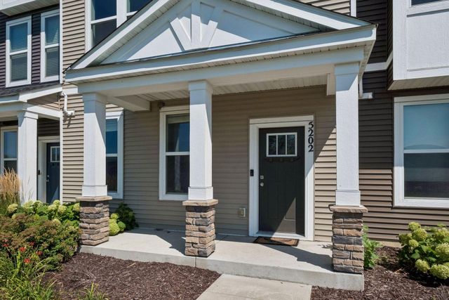5202 Hampton Street NE, Prior Lake, MN 55372