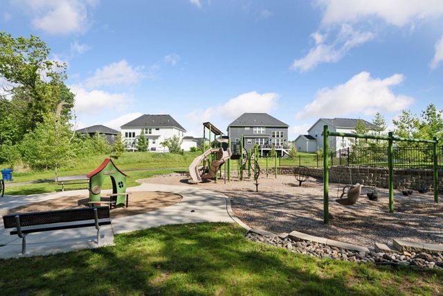 5202 Hampton Street NE, Prior Lake, MN 55372