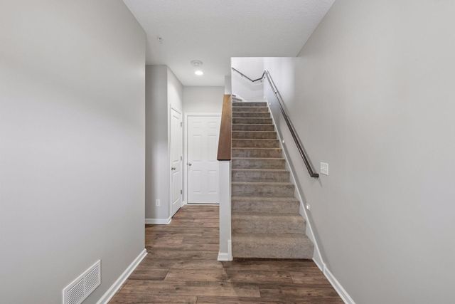 5202 Hampton Street NE, Prior Lake, MN 55372
