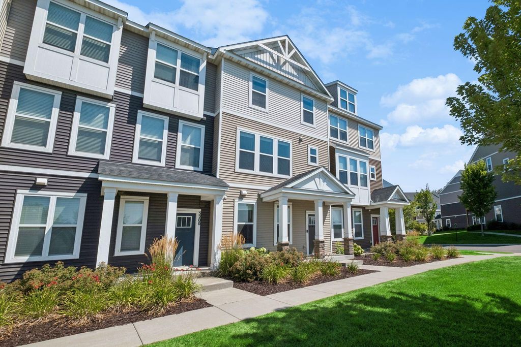 5202 Hampton Street NE, Prior Lake, MN 55372