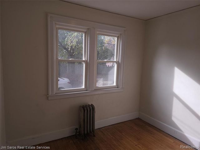 843 Beaconsfield Avenue, Grosse Pointe Park, MI 48230