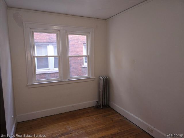 843 Beaconsfield Avenue, Grosse Pointe Park, MI 48230
