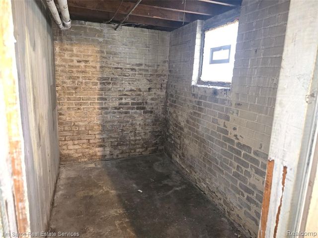 843 Beaconsfield Avenue, Grosse Pointe Park, MI 48230