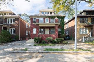 843 Beaconsfield Avenue, Grosse Pointe Park, MI 48230