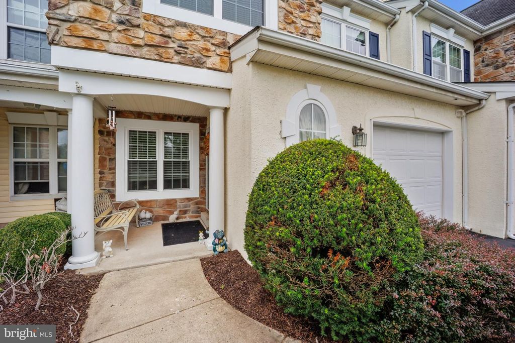 304 HOLLY HILL CT, Warwick, PA 18974 — photo 2