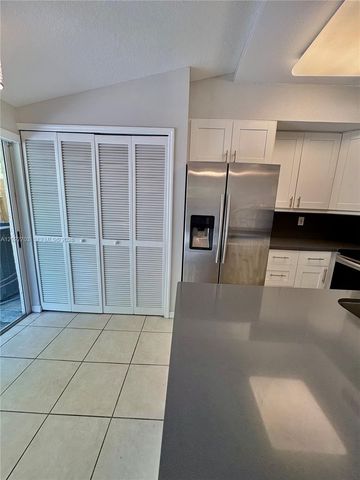 10190 SW 88th St 507, Miami, FL 33176