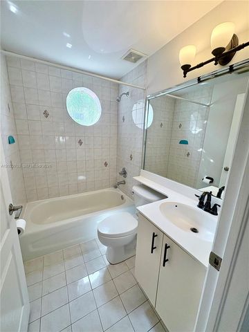 10190 SW 88th St 507, Miami, FL 33176