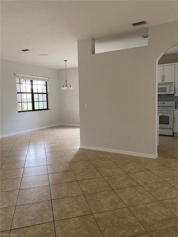 7541 Bristol CIR, Naples, FL 34120