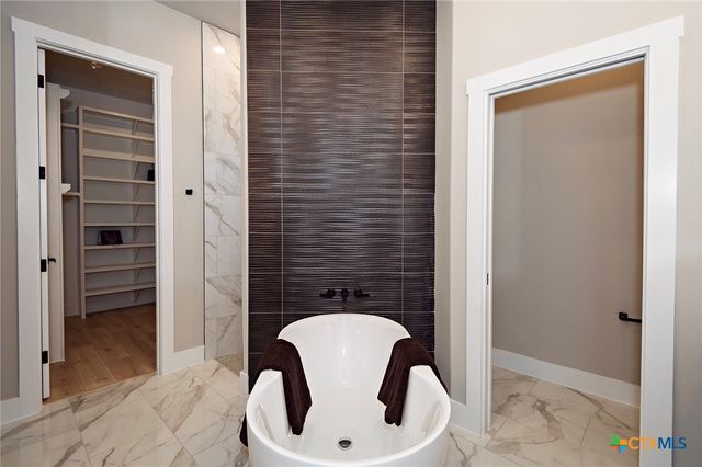 212 Saddle Springs Drive, Georgetown, TX 78633