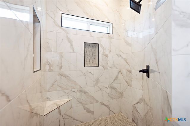 212 Saddle Springs Drive, Georgetown, TX 78633