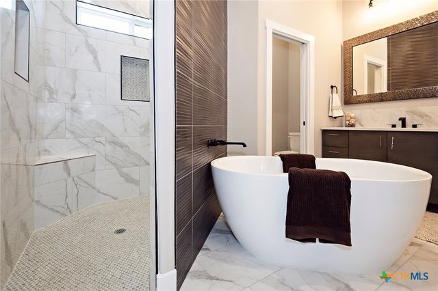 212 Saddle Springs Drive, Georgetown, TX 78633